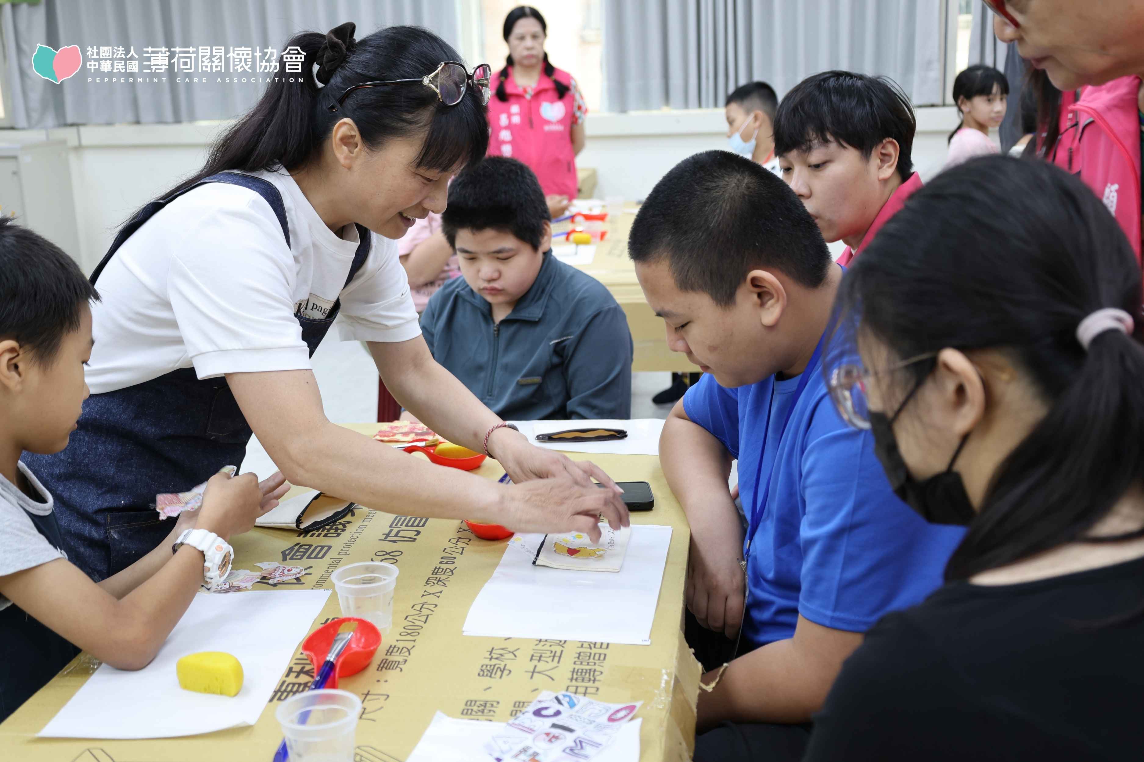 暑期教育成長營第十四堂課｜活力律動，巧手創作(標題圖檔)