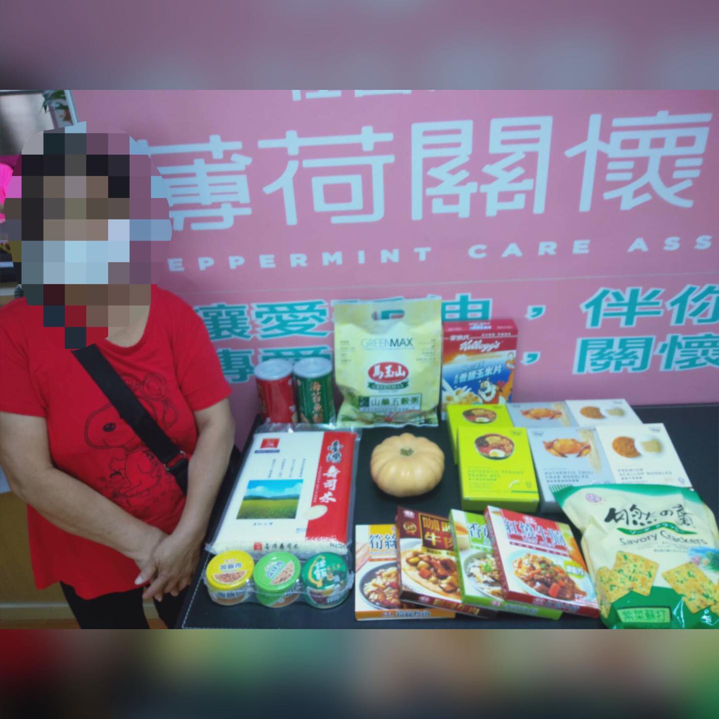 父母已不在，和身障祖父母一同生活的兩姊妹(標題圖檔)