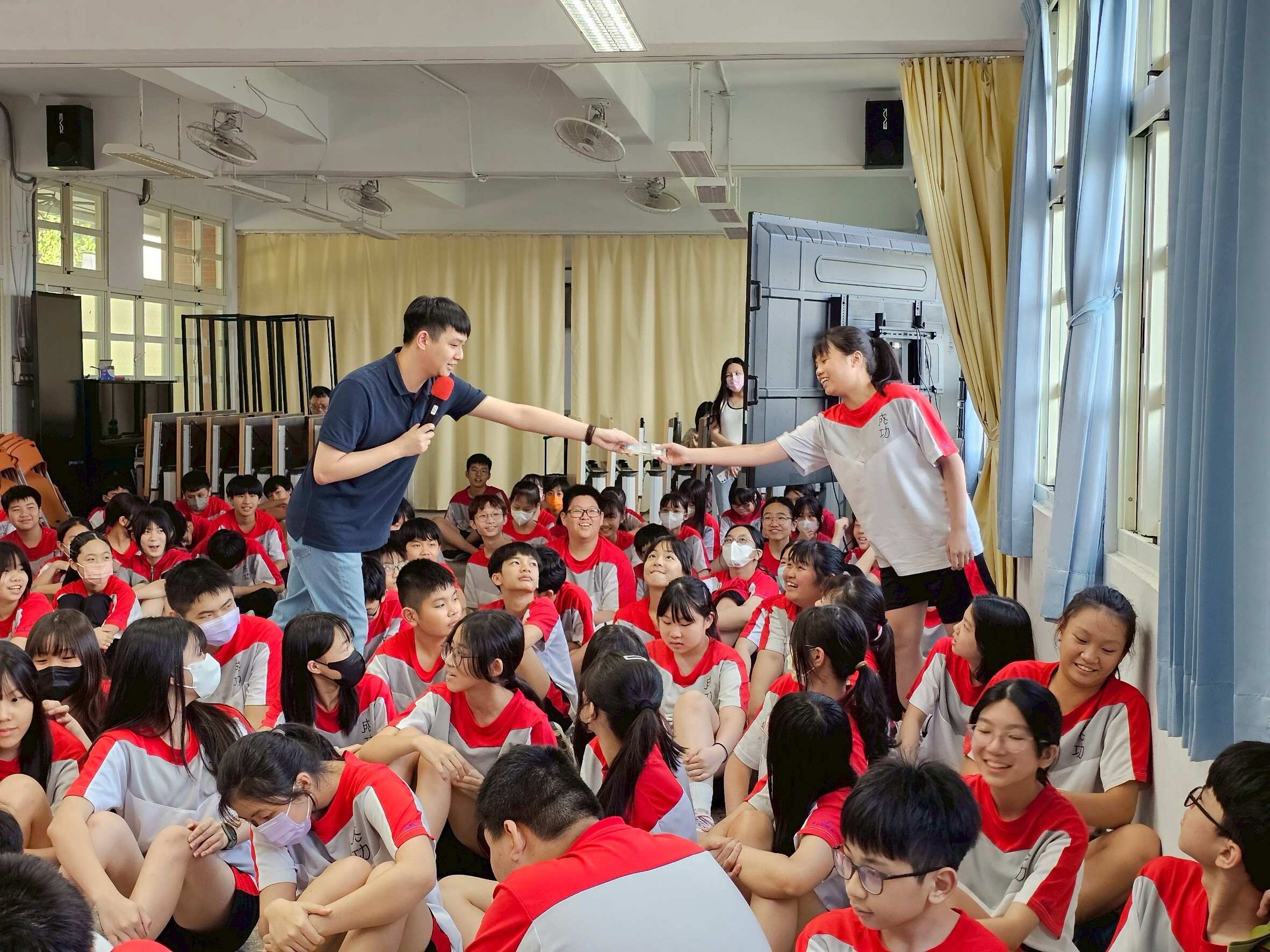🌱走進校園：和青春學子聊聊服務與行動🌱(標題圖檔)