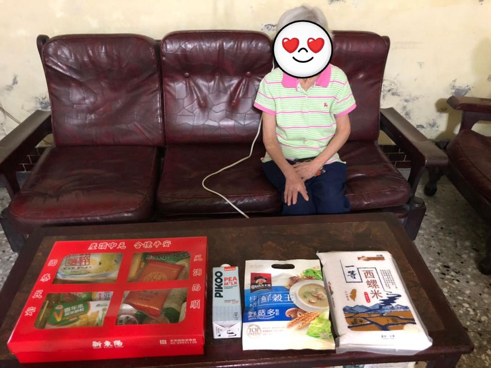 高齡的胡謝奶奶 獨自一人住老宅(標題圖檔)