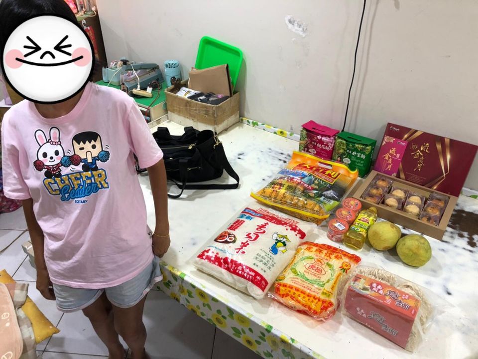 單媽與兒擠簡陋屋(標題圖檔)