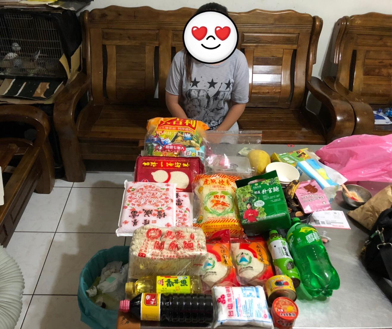 單媽獨自扶養三兒女(標題圖檔)