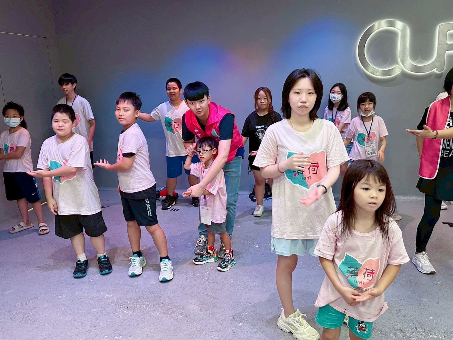 李爅薄荷的清香造就孩童暑期的芬芳及未來的希望(標題圖檔)