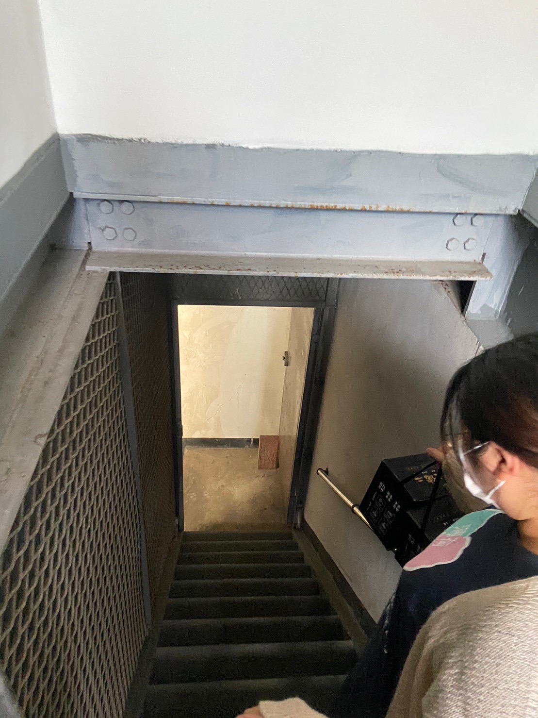 ❤️‍🩹地下二樓的生活❤️‍🩹(標題圖檔)