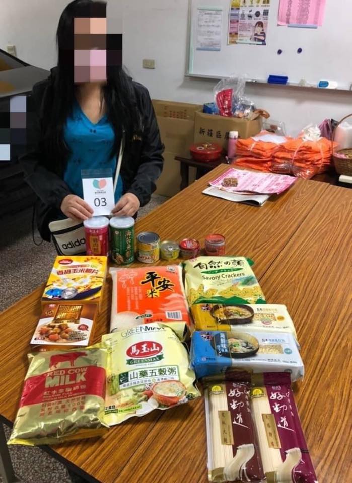 單親王媽媽 獨自撫養兩個未成年的兒子(標題圖檔)