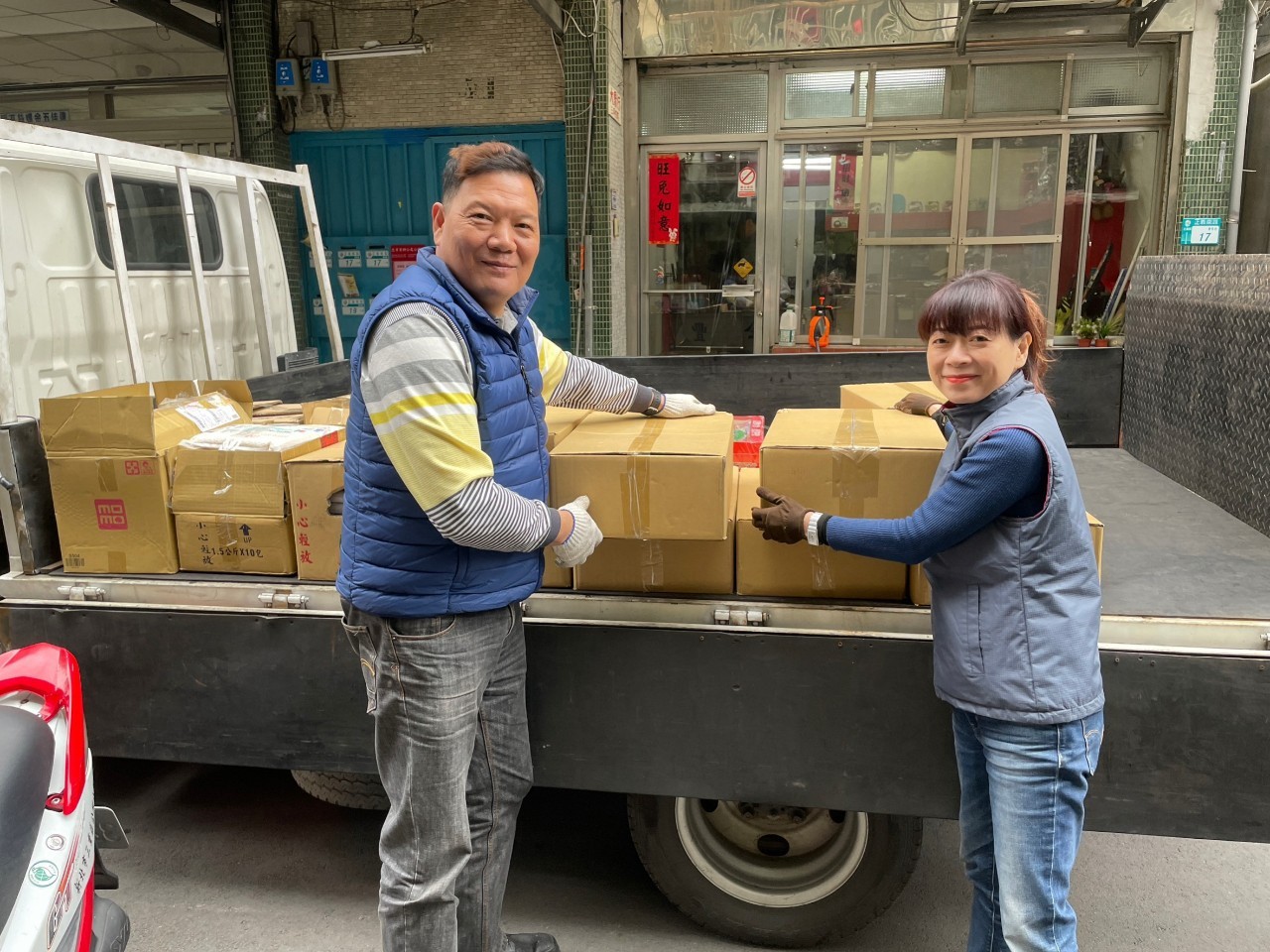 🛣助人不嫌遠－三重忠孝里白米捐贈(標題圖檔)