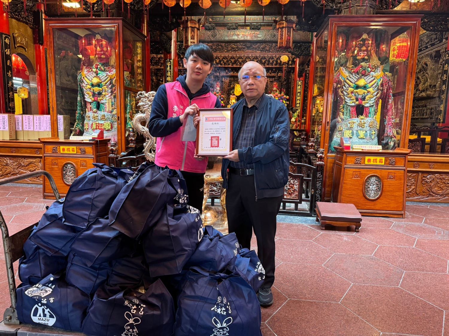 松山媽祖的慈悲，看見薄荷的服務精神💖💖(標題圖檔)