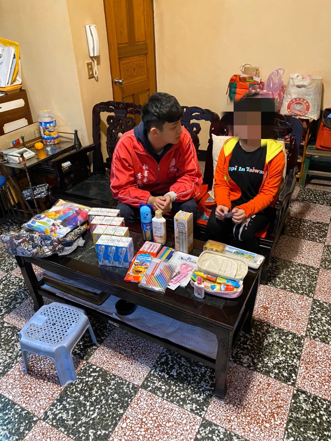 守護弱勢孩童的夢想 協助詹小妹妹參加繪畫比賽(標題圖檔)