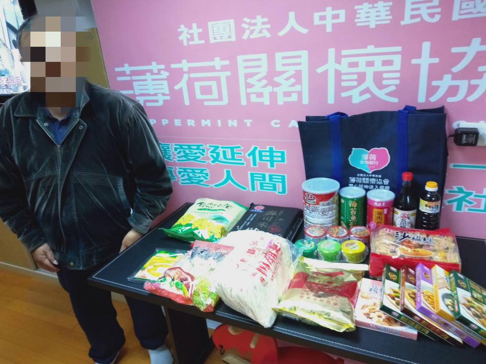 女兒獨立撫養身障父親和弟弟 樹林張先生的故事(標題圖檔)