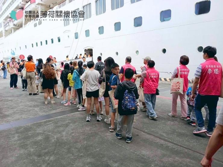 薄荷關懷協會｜海上行走皇宮・郵輪參訪紀錄(標題圖檔)